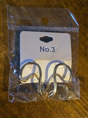 No.3 Silver Wave Hoop Earrings